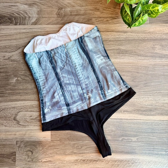 Princess Polly New York Corset Bodysuit Multi | Cityscape Print Bustier Size 4 - Picture 13 of 16